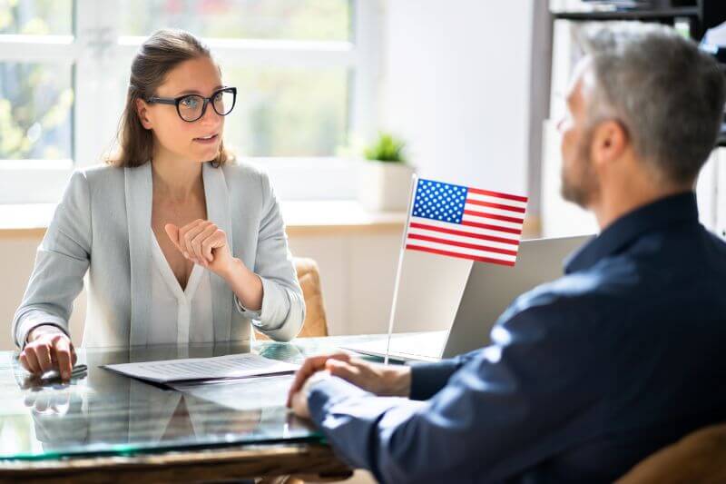 Experimentado Abogado De Green Card Para La Residencia Permanente